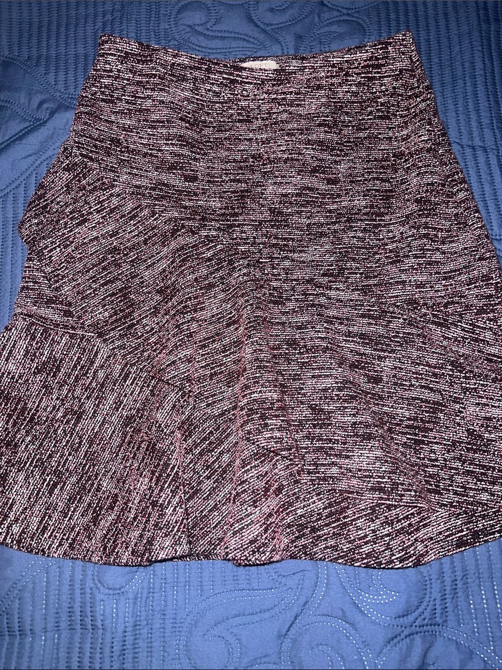 LOFT Black and Deep red/Pink Marled skirt ruffle bottom size XS petite